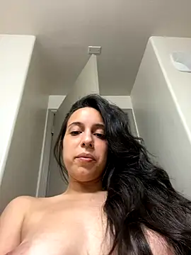 Webcam Model (Natur4lBeautyb33)  is live.Free join now!