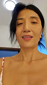 Webcam Model (Skinnychinamilf)  is live.Free join now!