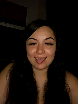 Webcam Model(xocrybaby) is live