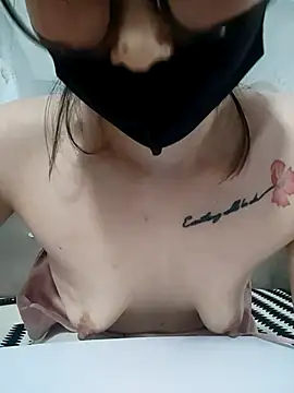 Webcam Model(I_AM_NOT_A_SLUT) is live