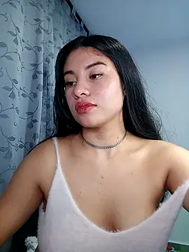 Webcam Model(tara20_) is live