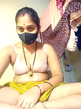 Webcam Model (Hi_Radhika)  is live.Free join now!