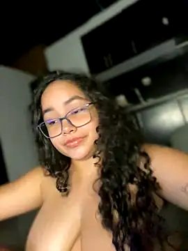 Webcam Model (CurlyGirl_1)  is live.Free join now!