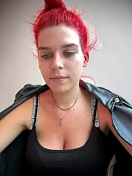 Webcam Model (RiriRoseey)  is live.Free join now!