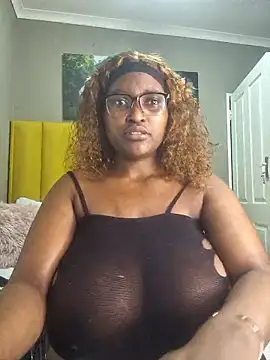 Webcam Model(Bustygoddess32) is live