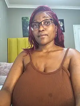 Webcam Model (Bustygoddess32)  is live.Free join now!