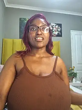 Webcam Model(Bustygoddess32) is live