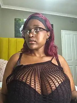 Webcam Model(Bustygoddess32) is live