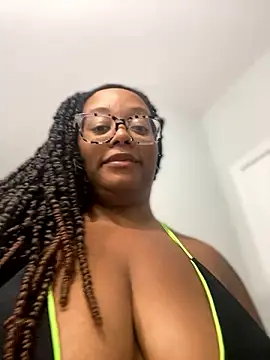 Webcam Model (ServeOnyxx)  is live.Free join now!