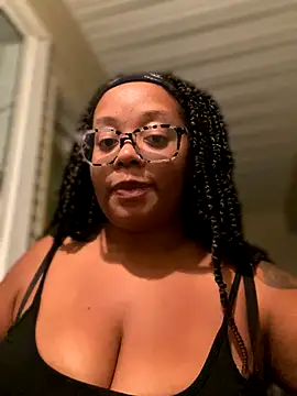 Webcam Model(ServeOnyxx) is live