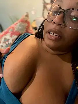 Webcam Model (ServeOnyxx)  is live.Free join now!