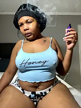 Webcam Model (Bootyfulbarbiie)  is live.Free join now!