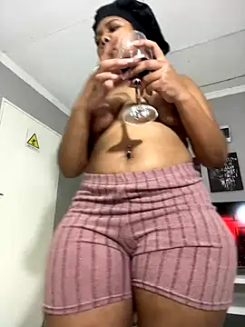 Webcam Model(Bootyfulbarbiie) is live