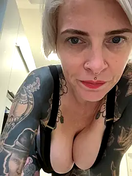 Webcam Model (tezzatattoo)  is live.Free join now!