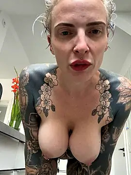 Webcam Model (tezzatattoo)  is live.Free join now!