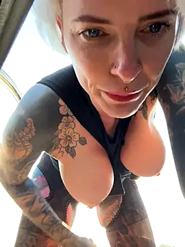 Webcam Model (tezzatattoo)  is live.Free join now!