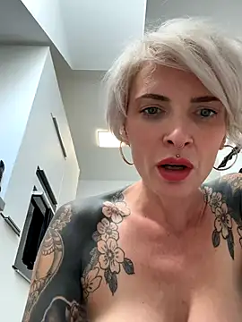 Webcam Model(tezzatattoo) is live