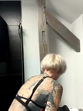 Webcam Model (tezzatattoo)  is live.Free join now!