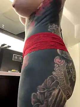 Webcam Model(tezzatattoo) is live