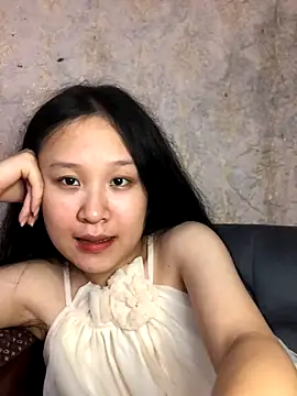 Webcam Model(ntyll) is live