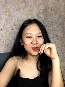 Webcam Model(ntyll) is live