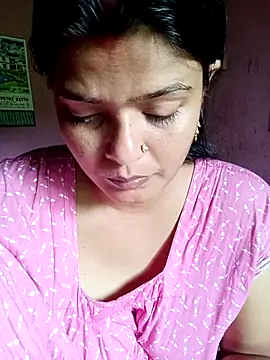 Webcam Model (Hot_Pakhi)  is live.Free join now!