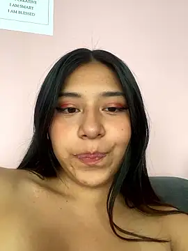 Webcam Model (MaraGomez)  is live.Free join now!