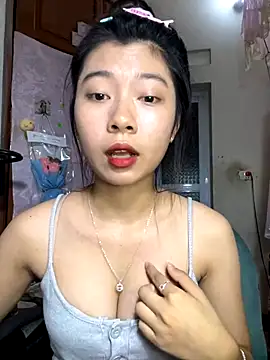 Webcam Model (phuongtha)  is live.Free join now!