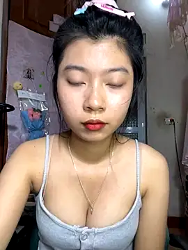 Webcam Model (phuongtha)  is live.Free join now!