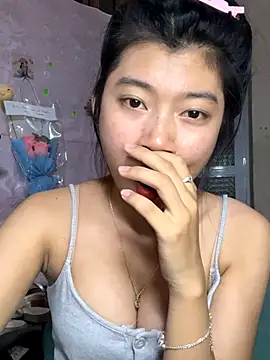 Webcam Model (phuongtha)  is live.Free join now!