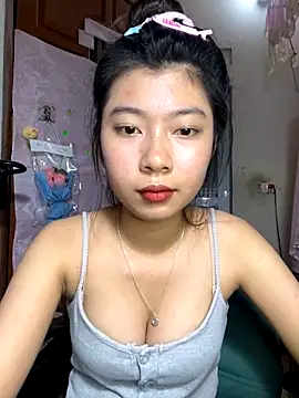 Webcam Model (phuongtha)  is live.Free join now!