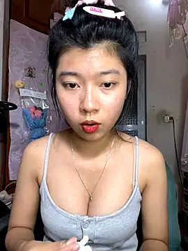 Webcam Model (phuongtha)  is live.Free join now!