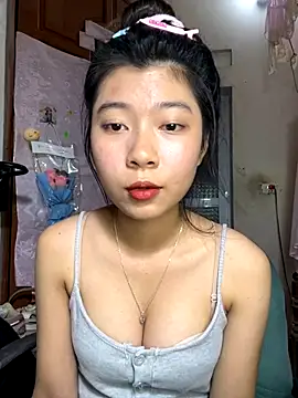 Webcam Model (phuongtha)  is live.Free join now!