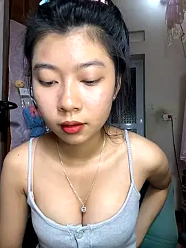 Webcam Model (phuongtha)  is live.Free join now!