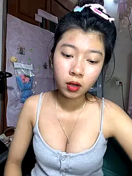 Webcam Model (phuongtha)  is live.Free join now!