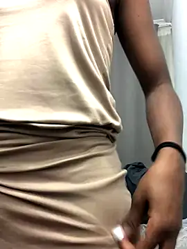 Webcam Model(AfricanPuffy) is live