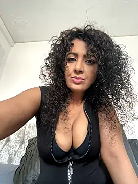 Webcam Model (Meenakhanom)  is live.Free join now!