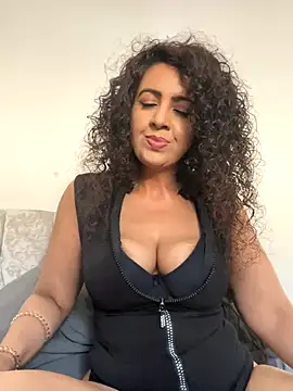 Webcam Model (Meenakhanom)  is live.Free join now!