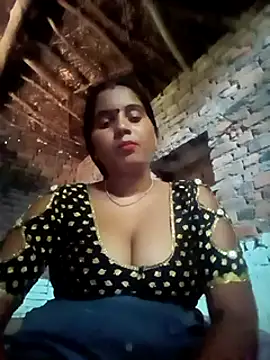 Webcam Model (Poonamdhillo)  is live.Free join now!