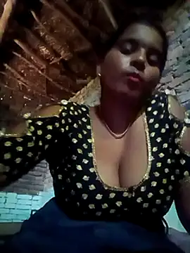 Webcam Model (Poonamdhillo)  is live.Free join now!