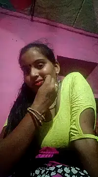 Webcam Model(Poonamdhillo) is live