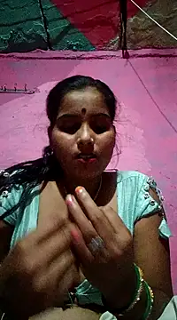 Webcam Model (Poonamdhillo)  is live.Free join now!