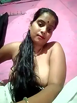 Webcam Model (Poonamdhillo)  is live.Free join now!