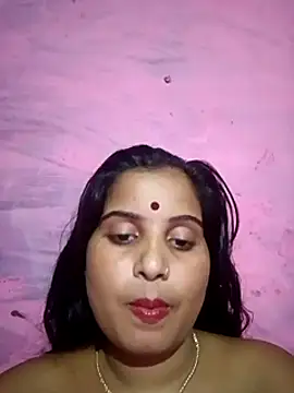 Webcam Model (Poonamdhillo)  is live.Free join now!