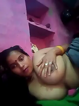 Webcam Model (Poonamdhillo)  is live.Free join now!