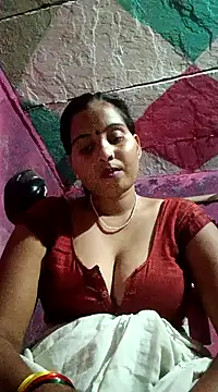 Webcam Model(Poonamdhillo) is live