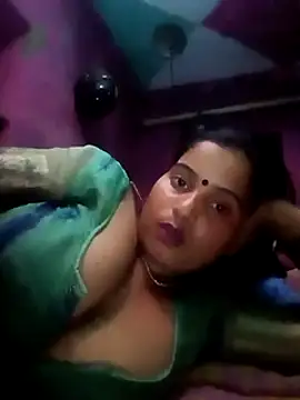 Webcam Model(Poonamdhillo) is live