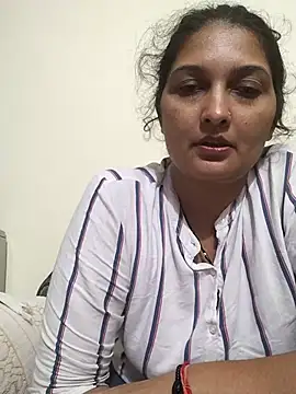 Webcam Model(Cute-Avni) is live