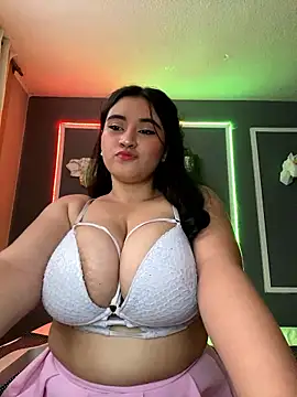 Webcam Model(emilygiraldo01) is live