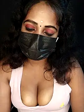 Webcam Model (Tamil_KaamaKanni)  is live.Free join now!